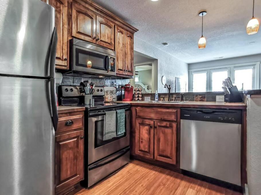 Villa Amazing Locale 2Kingbr 1Bth à Kansas City Extérieur photo