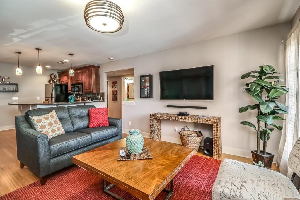 Villa Amazing Locale 2Kingbr 1Bth à Kansas City Extérieur photo