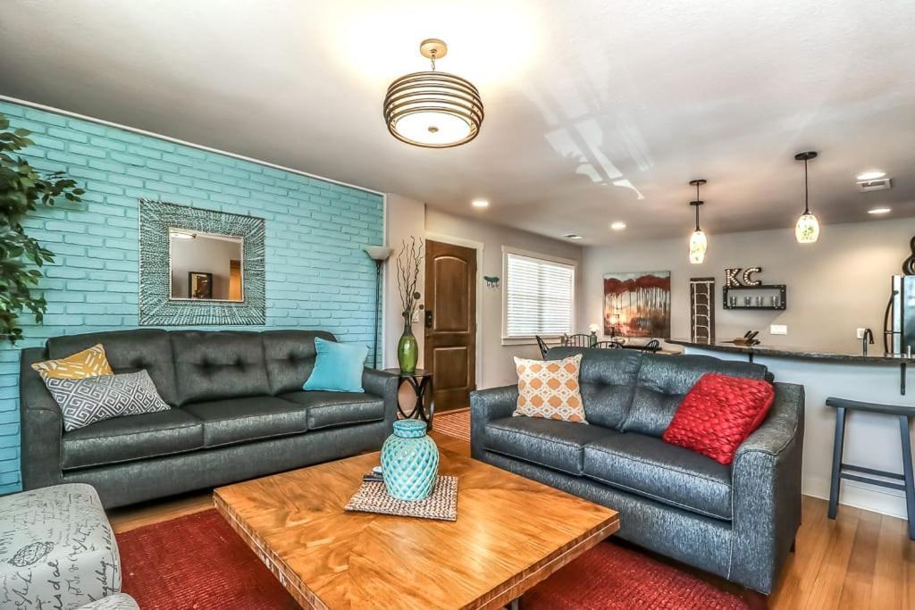 Villa Amazing Locale 2Kingbr 1Bth à Kansas City Extérieur photo